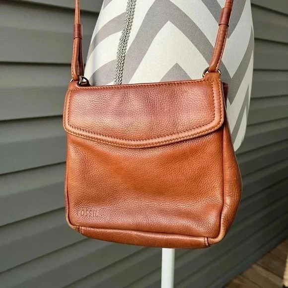 Vintage Fossil Brown Leather Small Crossbody Shoulder Bag Purse - Picture 2 of 8